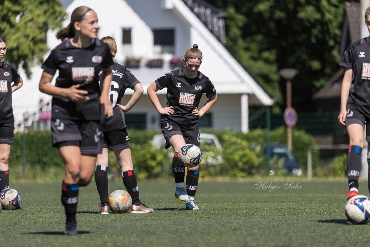 Bild 70 - wBJ SV Henstedt Ulzburg - TuS Rotenhof : Ergebnis: 12:0